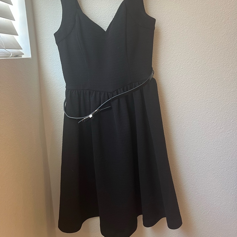 ✨5 for $25- Black Dress with belt-Small